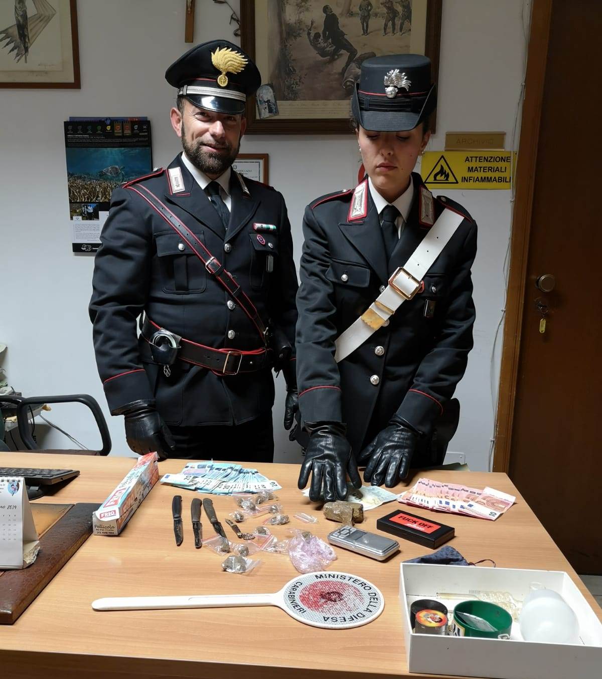 Buttano La Droga Dall’auto All’arrivo Dei Carabinieri, Un Arresto ...